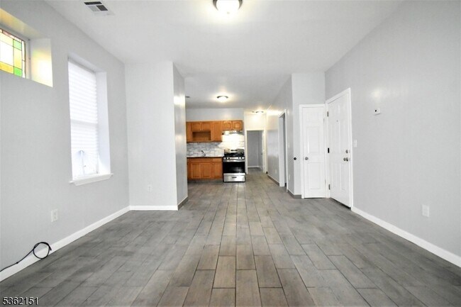 Building Photo - 482 S 17th St