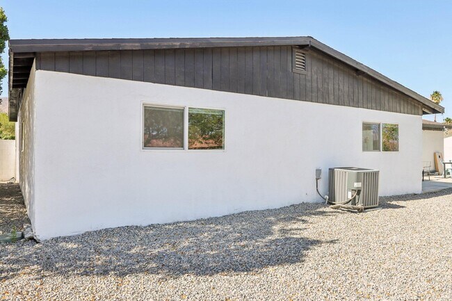 Building Photo - 3010 N Chuperosa Rd