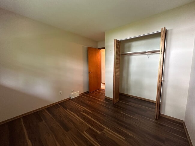 Building Photo - 2830 Waubesa Ave