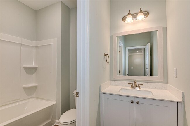 Building Photo - 705 Navan Ln