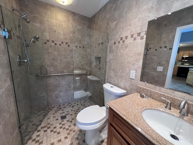 Building Photo - East Grand Rapids Schools - 4 bedroom home