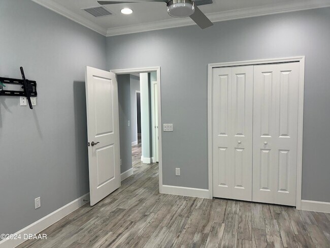 Building Photo - 432 Good Life Wy