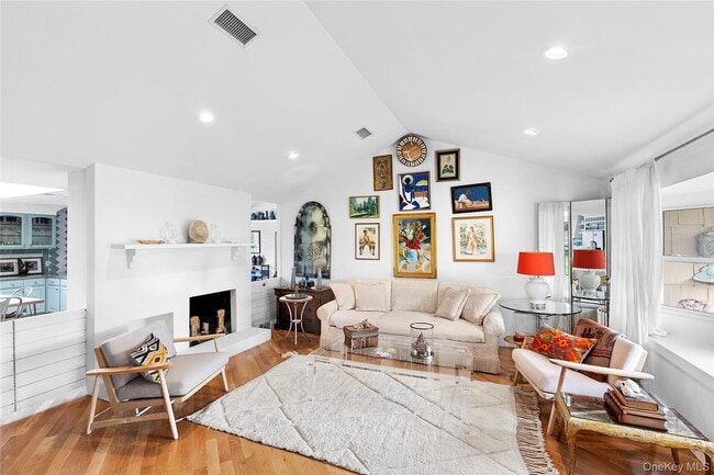 Building Photo - 38 Liberty St