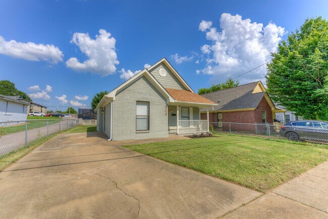 Building Photo - 548 N 6th St