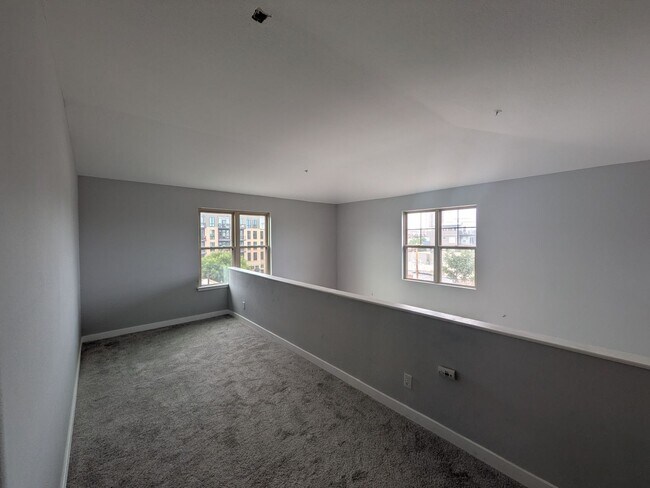 Building Photo - 837 E 17th Ave