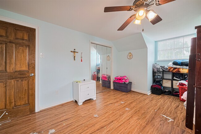 Building Photo - 13351 Oak Leaf Ln