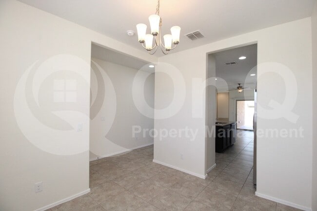 Building Photo - 1258 E Paul Dr
