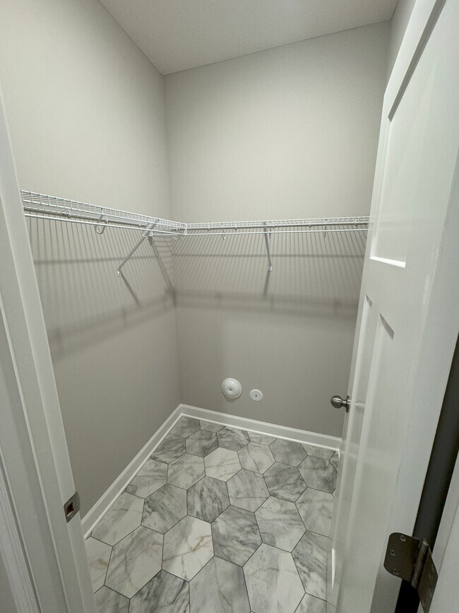 Building Photo - 10692 Burnt Rock Rd