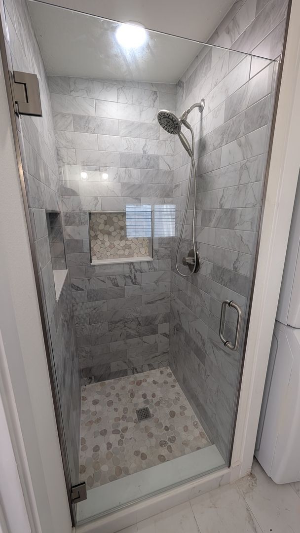 Building Photo - One bedroom one bath Adjacent apartment with private entrance.