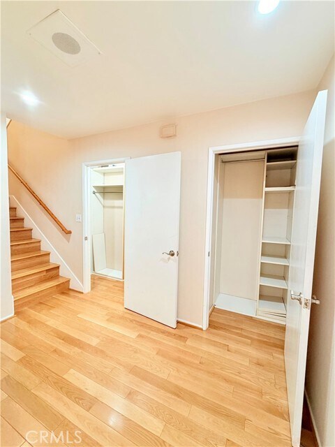 Building Photo - 600 W 9th St