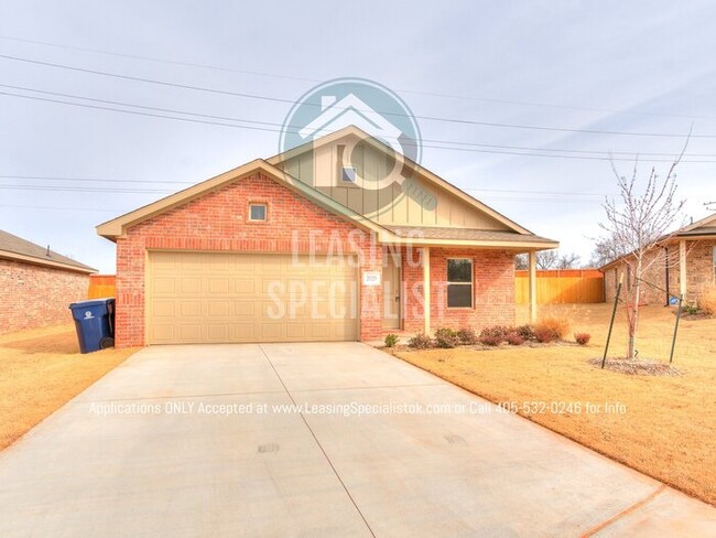 Primary Photo - MOVE IN SPECIAL on This Spacious 3 Bed 2 B...