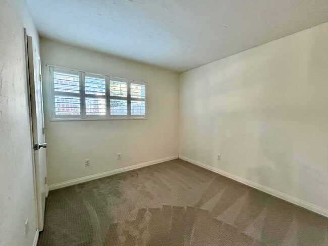 Building Photo - 4 Bed, 2 Bath in the Heart of Santee!
