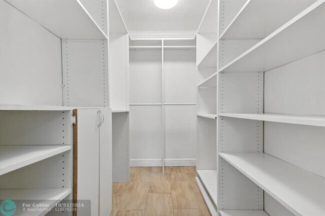 Building Photo - 3000 S Course Dr