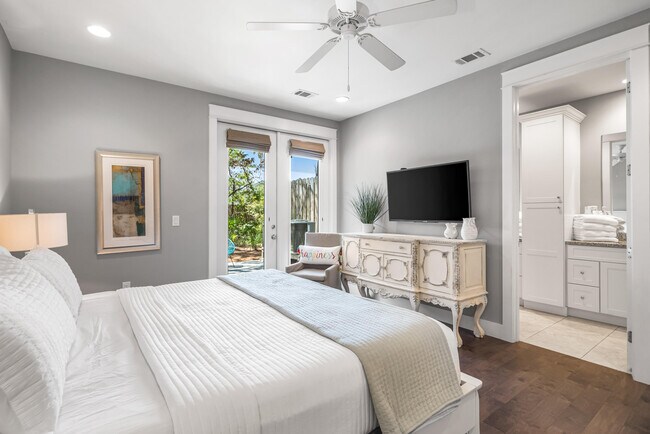 Building Photo - 4923 E County Hwy 30A