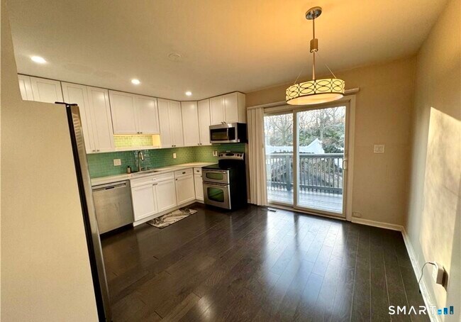 Building Photo - 41 Nash Pl