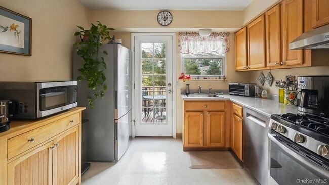 Building Photo - 100 E Sunnyside Ln