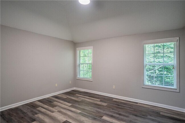 Building Photo - 3243 Newtons Crest Cir