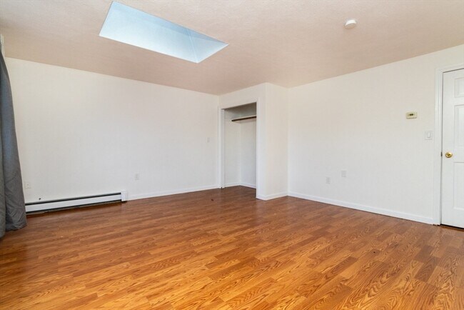 Building Photo - 82 Glendower Rd