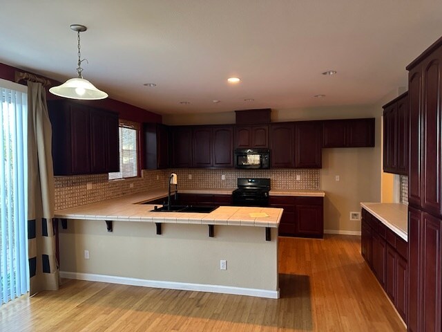 Building Photo - 9561 California Oak Cir