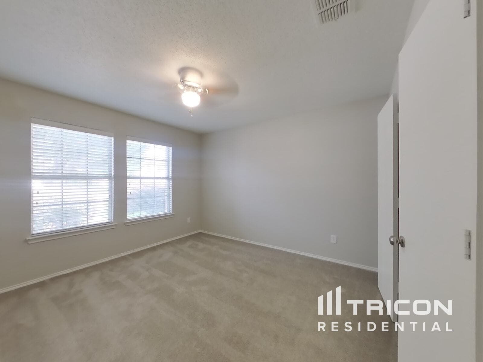Building Photo - 2636 Peach Dr