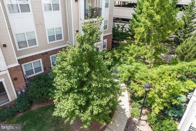 Building Photo - 12925 Centre Park Cir
