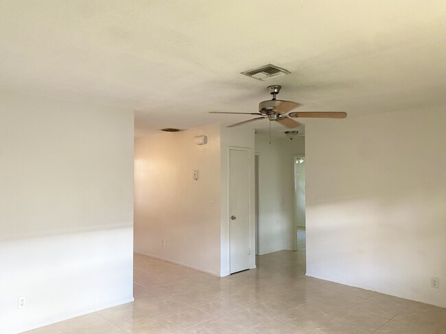Living area - 1406 NE 17th Ct