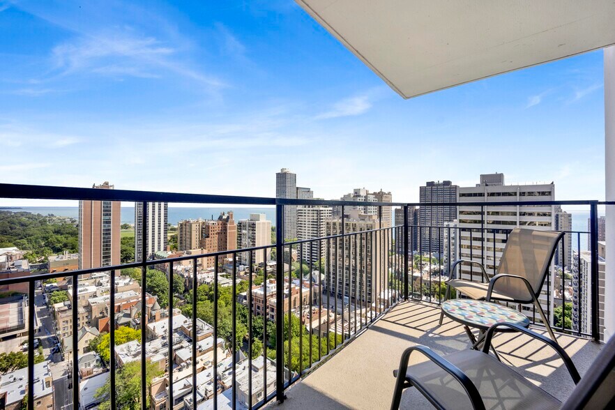 Balcony of the unit - 88 W Schiller St