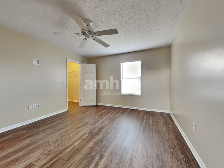 Building Photo - 424 Hartford Ct