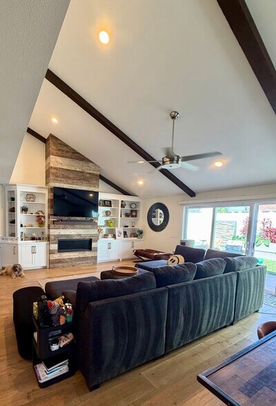 Building Photo - 17712 Collins Cir