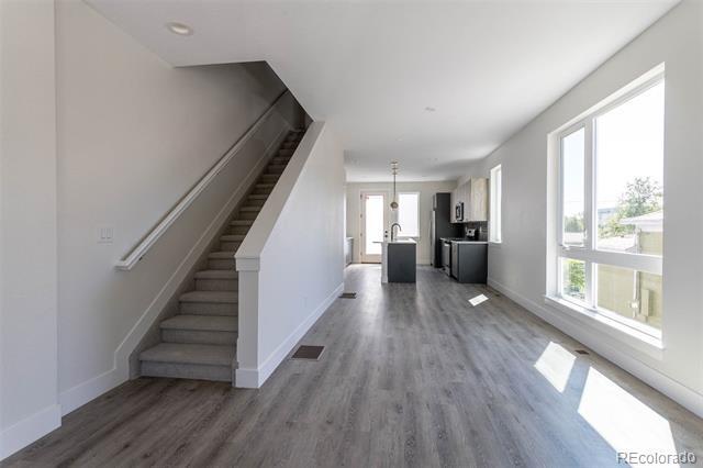 Building Photo - 1592 Ames St