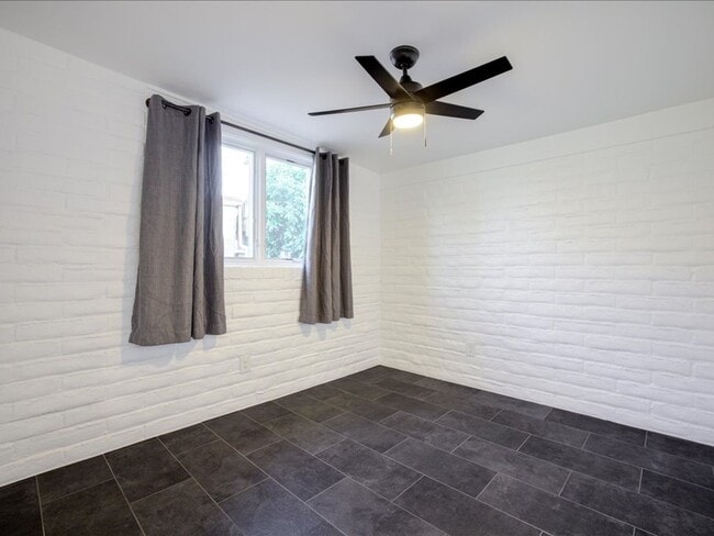 Building Photo - 8551 E Lee Pl