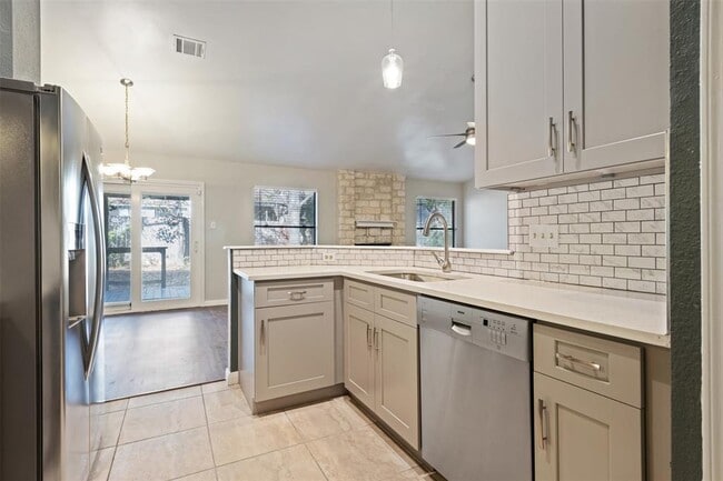 Building Photo - 8704 Birmingham Dr