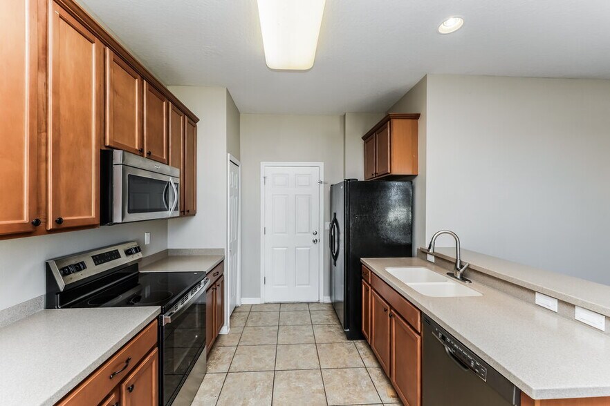 Building Photo - 901 Fern Leaf Dr