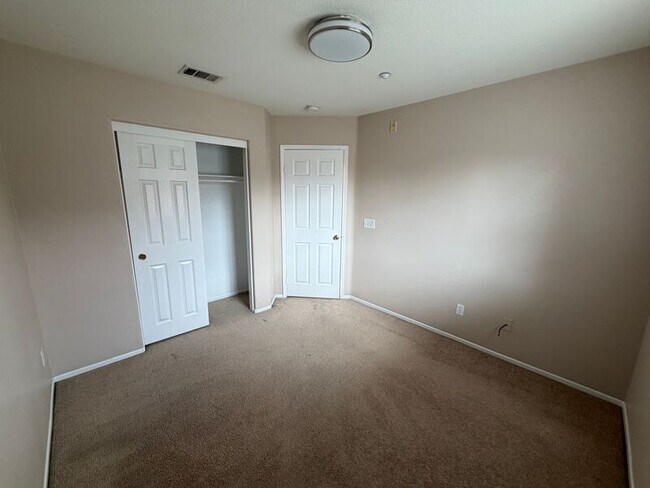 Building Photo - 33770 Willow Haven Ln