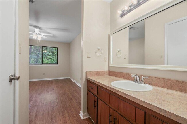 Building Photo - 3208 Ginger Dr