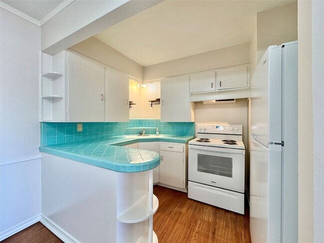 Building Photo - 5717 McCommas Blvd