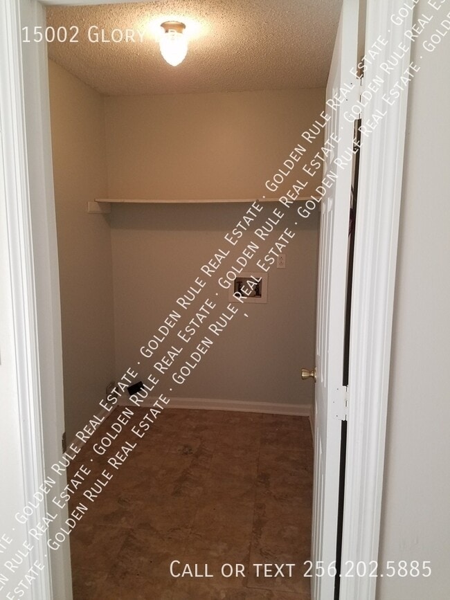 Building Photo - 15002 Glory Dr SE