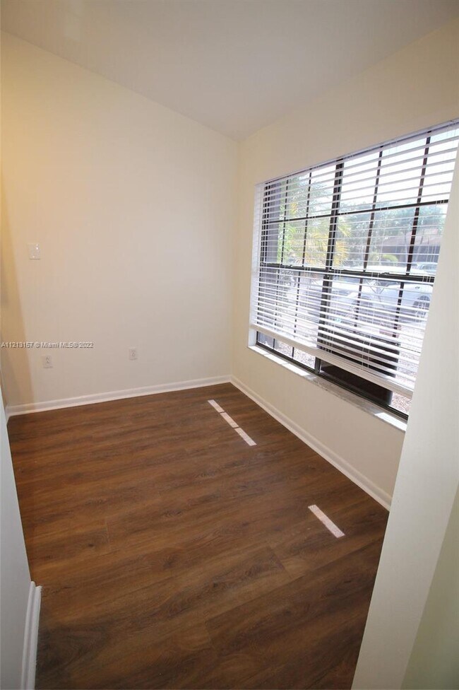 Building Photo - 2331  Dogwood Ct  . Pembroke Pines Fl 33026