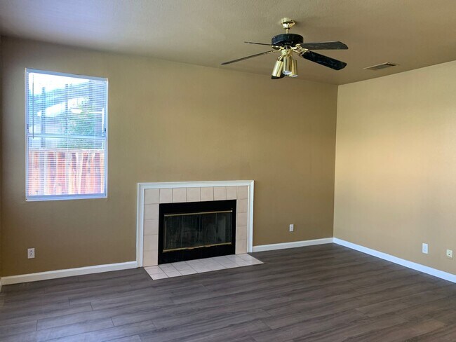 Building Photo - Fantastic Antioch Home!