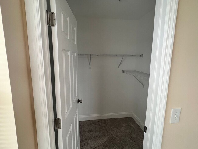 Building Photo - Stunning, Modern 4-Bed / 2.5-Bath Home for Rent – Less Than 20 Minutes to Downtown!