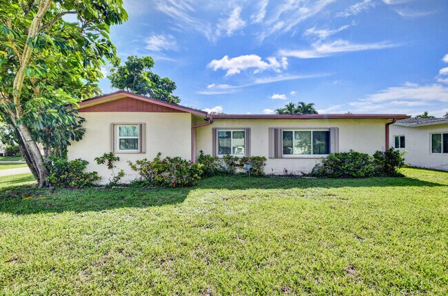Building Photo - 14425 Amapola Way