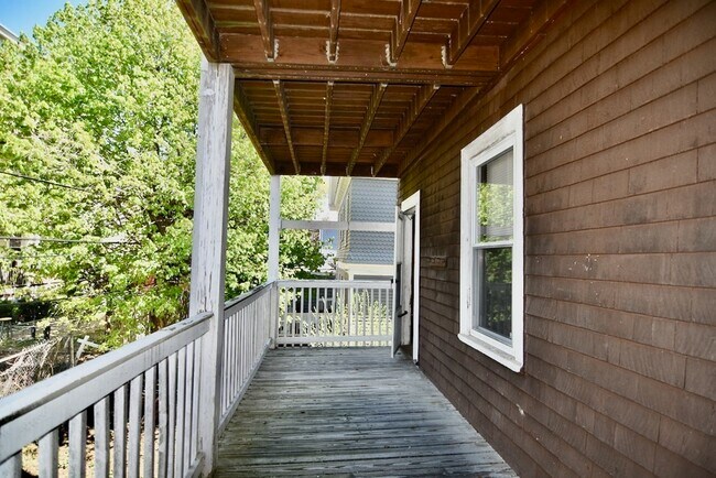 Building Photo - 103 Sawyer Ave