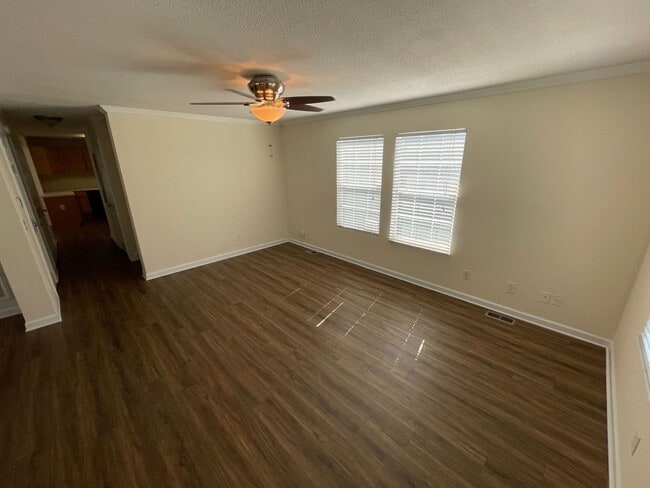 Building Photo - PRE-LEASING FOR AUGUST 2026!