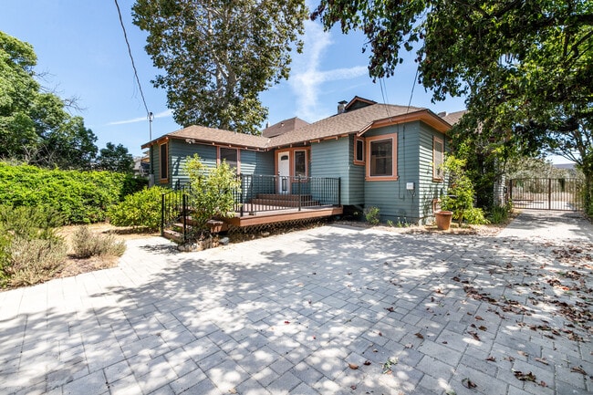 Building Photo - 1635 S Wilton Pl