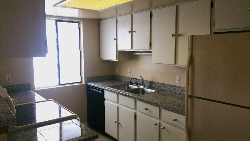 Building Photo - 17000 E Ford Dr