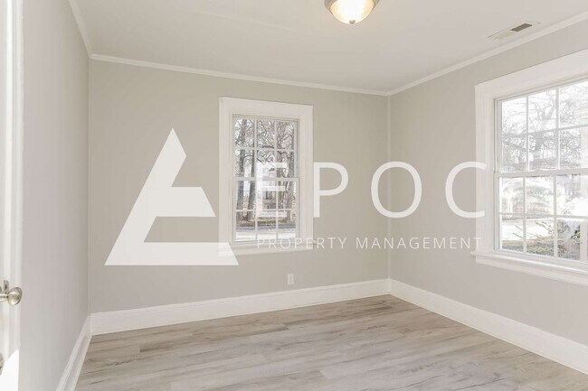 Building Photo - 909 Grant St