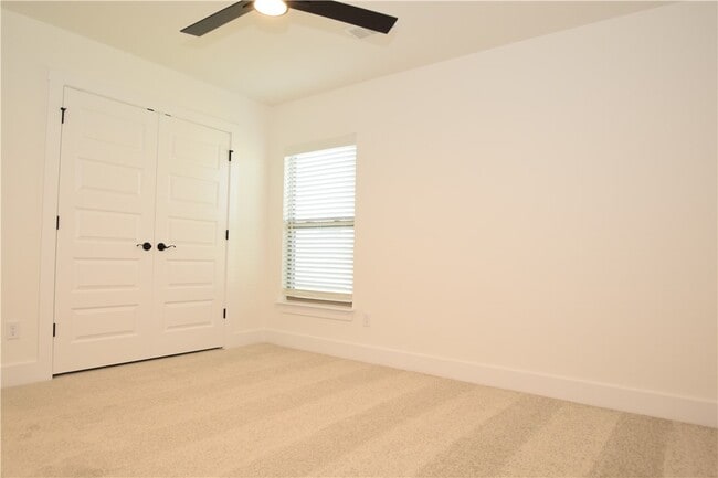 Building Photo - 320 Palm St