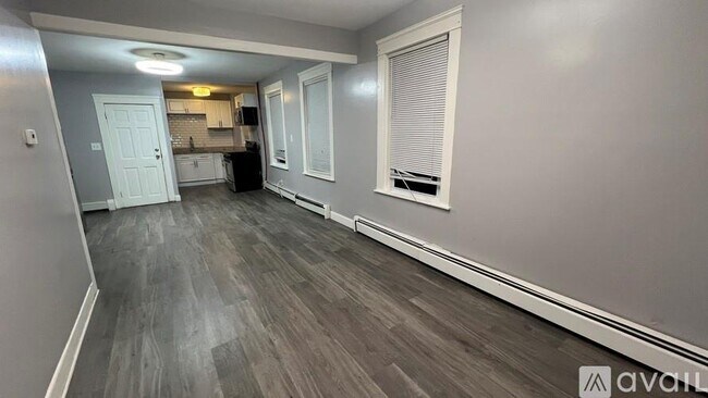 Building Photo - 42 De Soto St