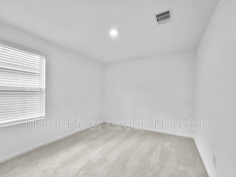 Building Photo - 209 Brandi Dr
