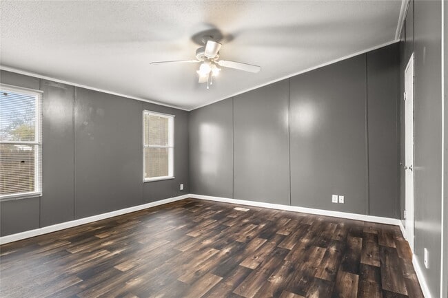 Building Photo - 811 De Lorean Ct